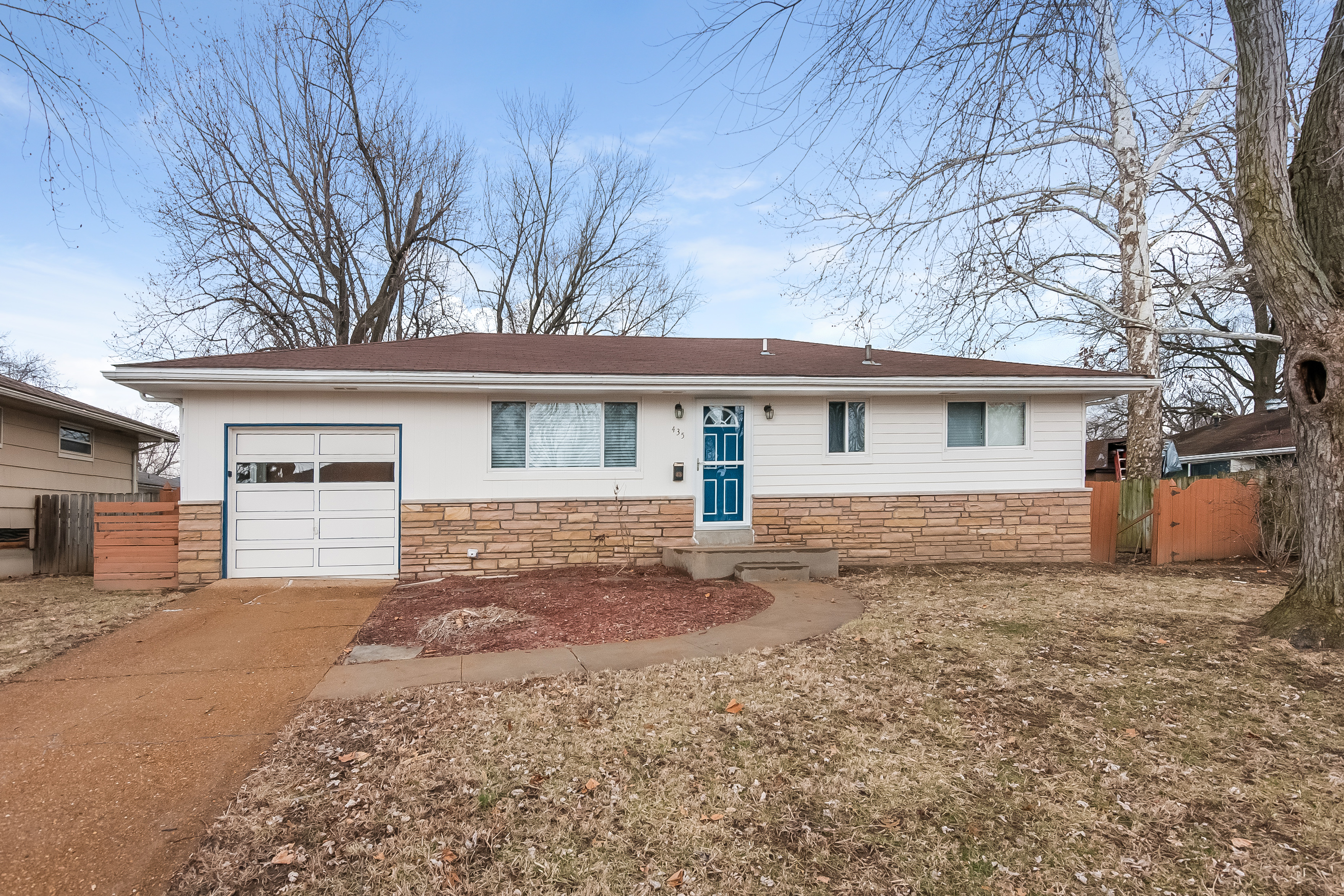 435 Hundley Dr Florissant, MO 63031